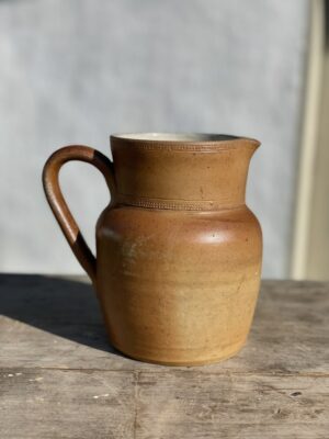 La carafe / cruche / pichet en grès