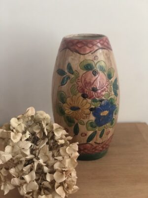 Le joli vase fleuri