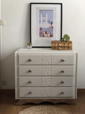 La commode art déco pieds moustache