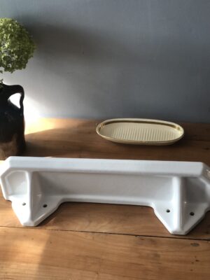 L’ancienne tablette de salle de bain