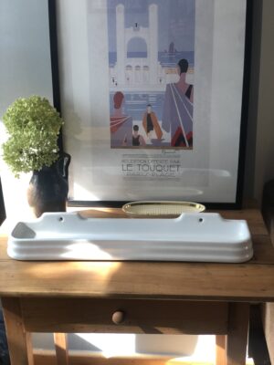 La tablette de salle de bain vintage