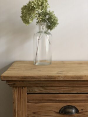 Le buffet parisien en sapin