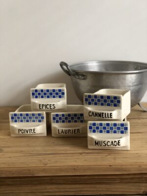 Les anciens tiroirs à épices faïence St Clément- à la pièce