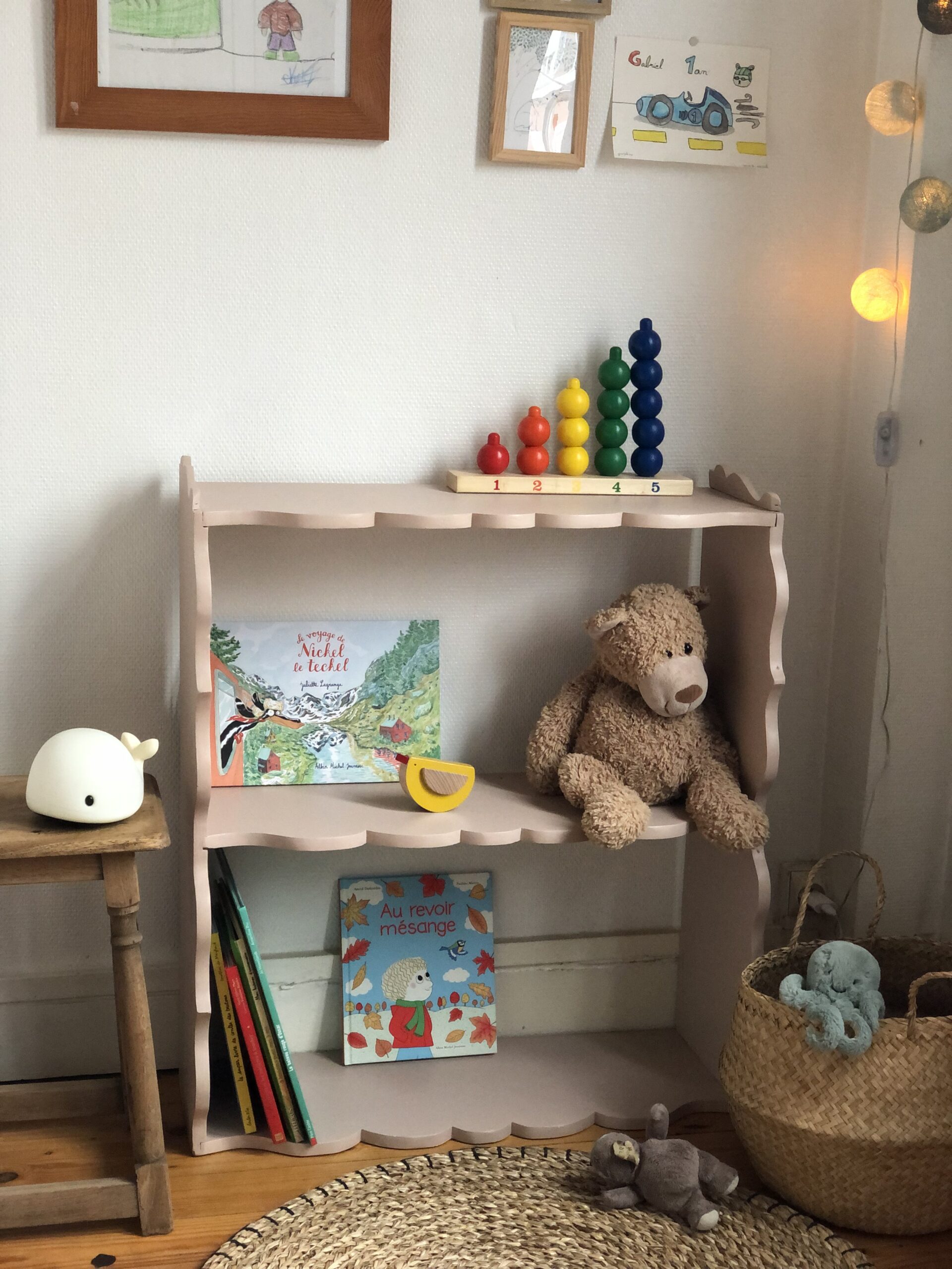 L'étagère rose XIXème