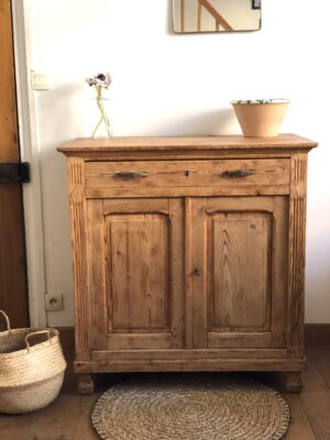 Le buffet parisien en sapin