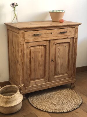 Le buffet parisien en sapin