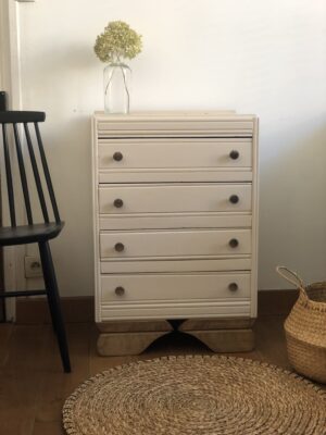 La petite discrète des années 30