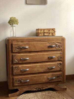 La commode art déco et ses motifs sculptés