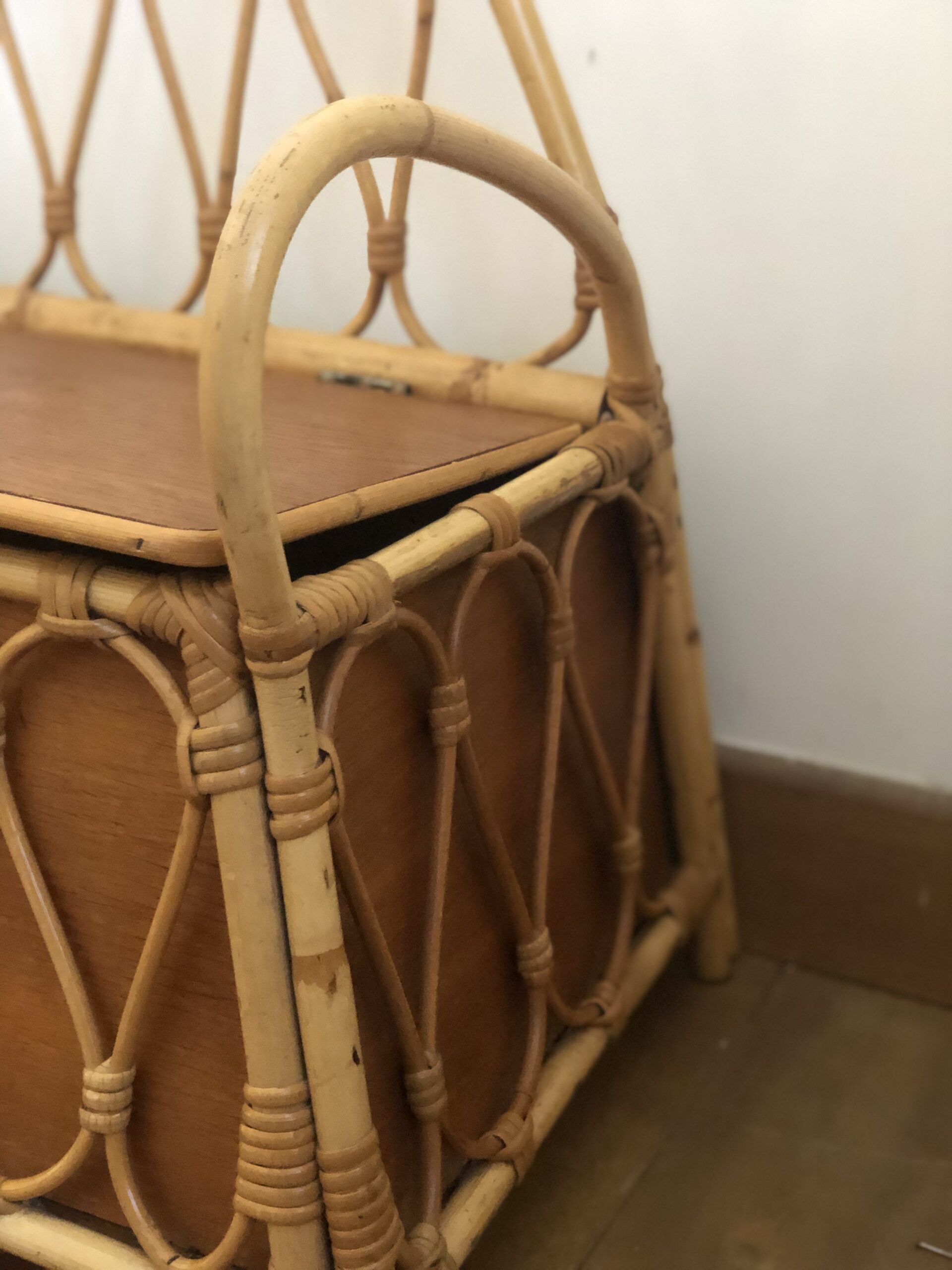 Banc coffre d'enfant en rotin, années 60 – Image 7
