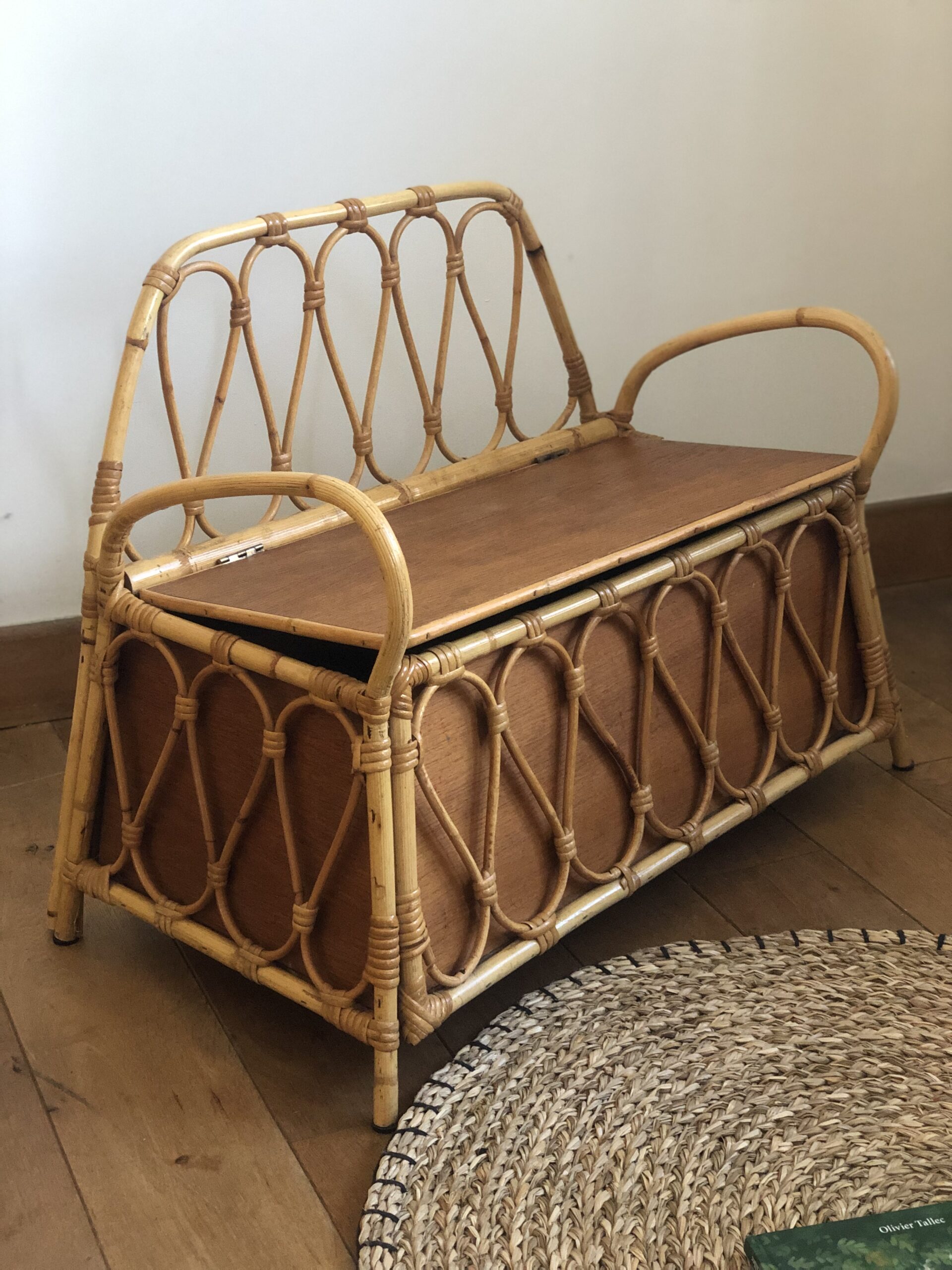 Banc coffre d'enfant en rotin, années 60 – Image 9