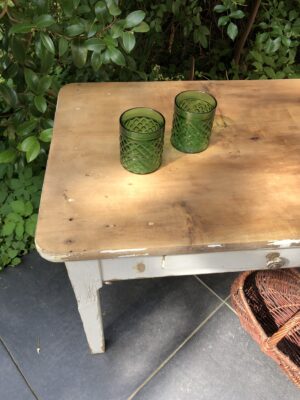 Table basse dans sa patine d&rsquo;origine