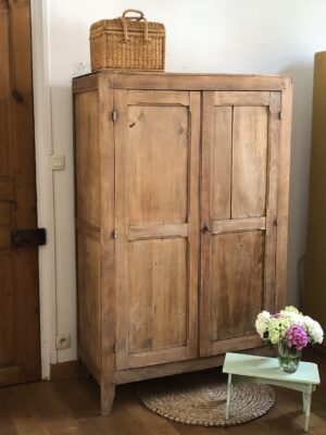 Armoire ancienne style parisienne