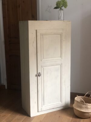 Petite armoire parisienne ancienne patinée