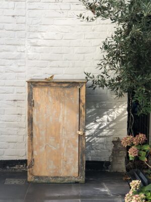 Ancien meuble de métier